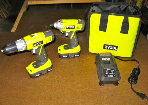 Ryobi P882